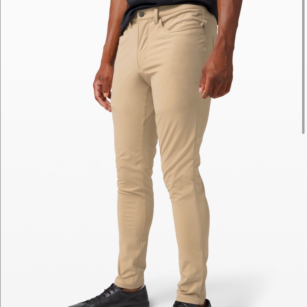 lululemon athletica Men's Chinos in Tan